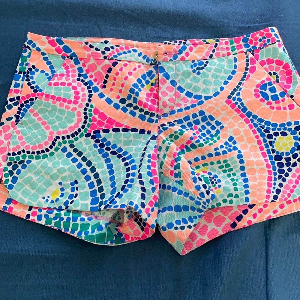 Lilly Pulitzer Adie shorts - Tile Wave print